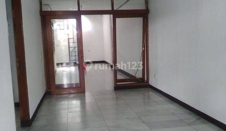 Rumah Tengah Kota Komplek Kembar Mas Sayap BKR 1