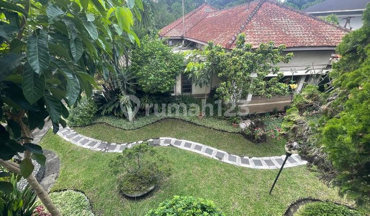 Strategic Active Hotel Near Gedung Sate Area Riau Bandung 2