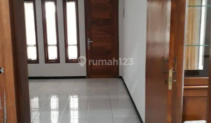 Sewa Rumah Semi Furnish di Batununggal Indah 1