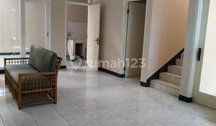 Rumah Nyaman Semi Furnish di Mekar Wangi