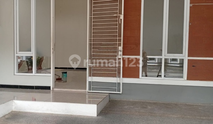 Rumah Bagus Hadap Timur Taman Kopo Indah V