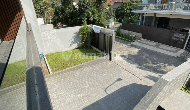Dijual Rumah Mewah Lokasi Setraduta Siap Huni Kondisi Bagus Jarang Ada 2