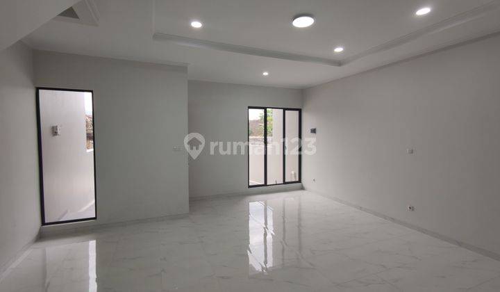 Dijual Rumah Baru di Kompleks Batununggal Indah 2