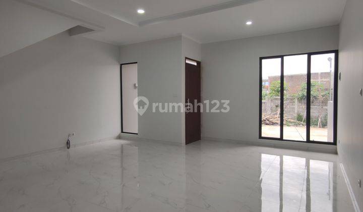 Dijual Rumah Baru di Kompleks Batununggal Indah 1