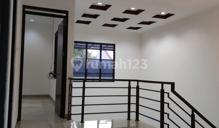 House in Batununggal Indah Estate, 2 Floors, Nice and Cheap, Negotiable. 2