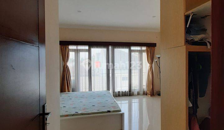 Rumah 3 Lantai full furnished di sayap Dago