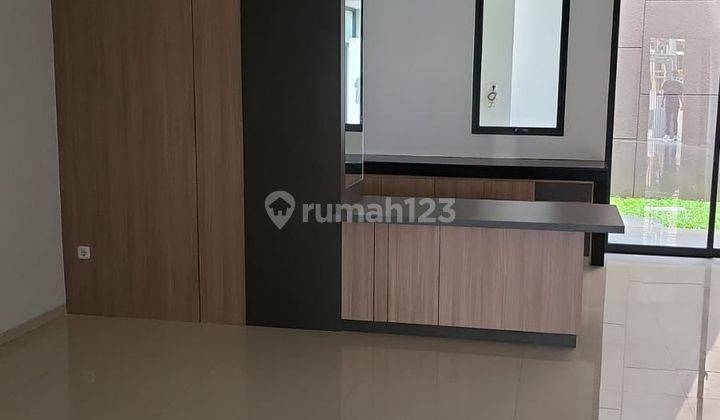 Rumah Baru 2 Lantai SHM Hadap Utara  2