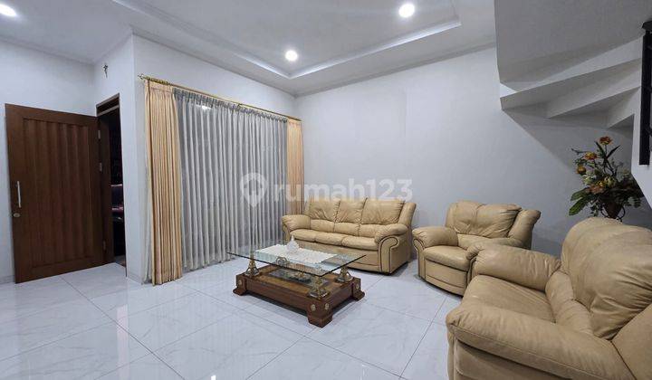 Rumah 2 Lantai Di Singgasana Pradana Shm 1