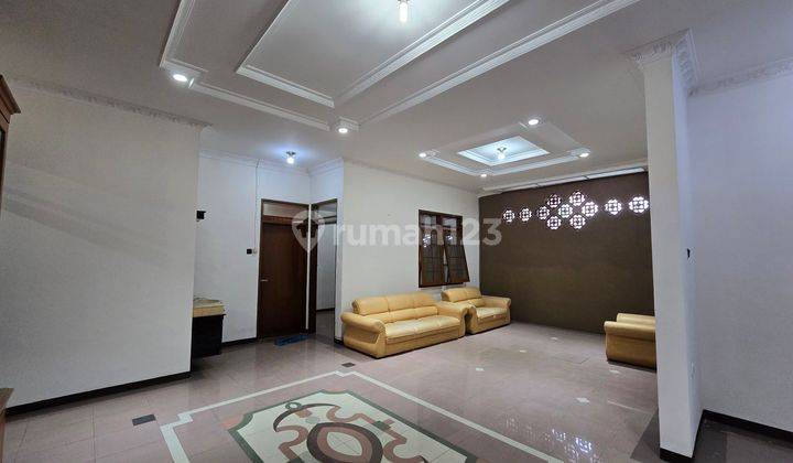 Rumah Cantik Siap Huni Semi Furnish  2