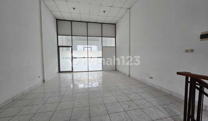 Ruko 2½lt Di Mainroad Mekar Wangi, Bandung