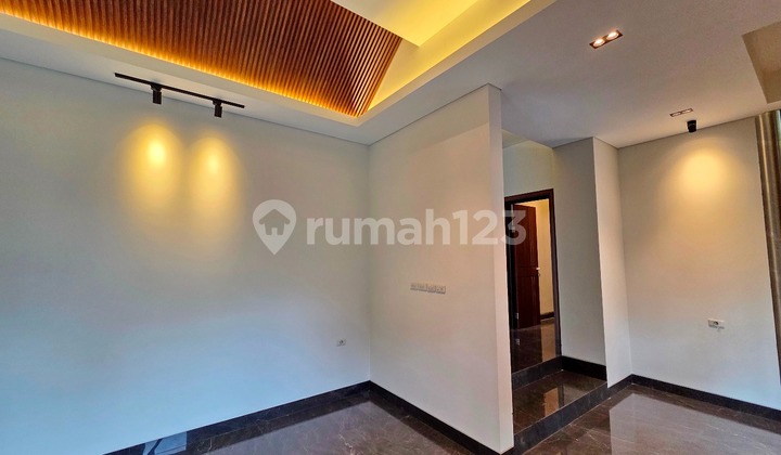 Rumah Siap Huni Sangat Strategis Dekat dengan Pusat Perbelanjaan 2