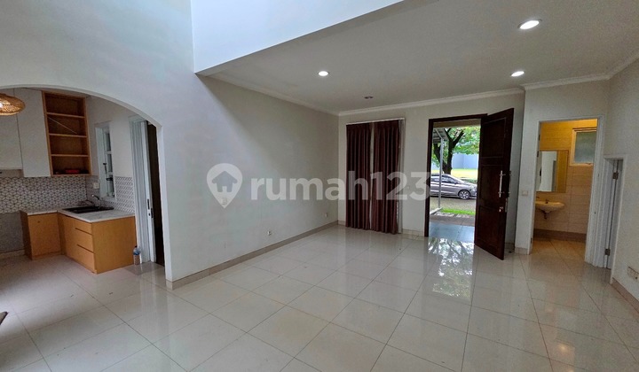 Rumah Siap Huni Strategis Dekat dengan Tol dan Pusat Perbelanjaan 2