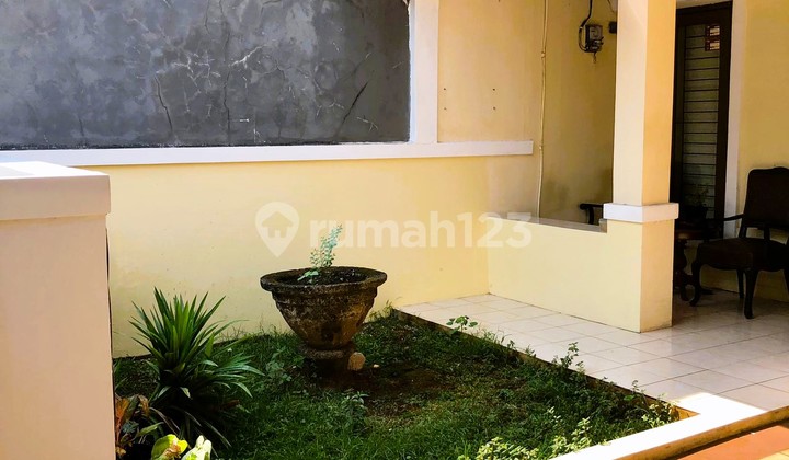 Bisa KPR, Rumah, 2 Lantai, Dekat Pusat Perbelanjaan, Siap Huni