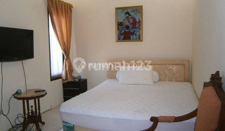 BUKIT CINERE, within the complex with SHM certificate, always flood-free residence, 3+1 bedrooms, 3+1 bathrooms, building area 220 m², land area 156 m² 2