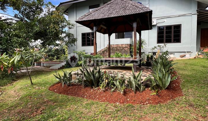 Rumah di Pamulang Cocok Untuk Rumah, Cafe, Gedung Serba Guna, Sekolah, View Danau