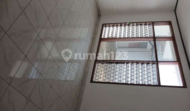 MEGA CINERE,  BLOK M DLM KOMPS S HUNI, , SHM LT 350  LB 320  TINGKAT ,  STRATEGIS DPN JL LEBAR DUA JALUR (JALUR 4 MOBIL)   DPT DIGUNAKAN PERKANTORAN, USAHA BISNIS  2