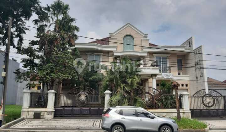 Rumah Mewah Araya 2 Galaxy Bumi