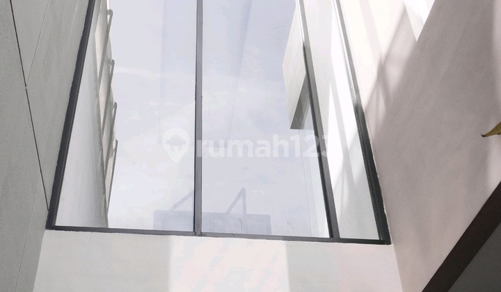 Quality Luxury House Kupang Baru Near Toll Road City Center