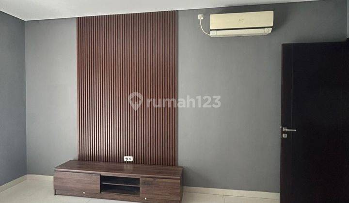 Rumah' Split Level Modern Minimalis Graha Famili Dkt Dian Istana  2