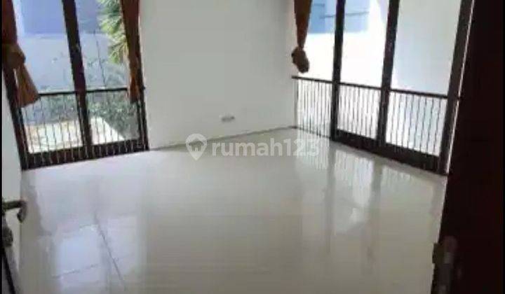 Rumah Graha Famili Modern Mewah Lokasi Terdepan  2