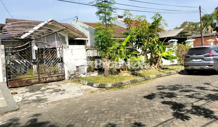 Hitung Tanah Darmo Sentosa Raya Jajar Tunggal