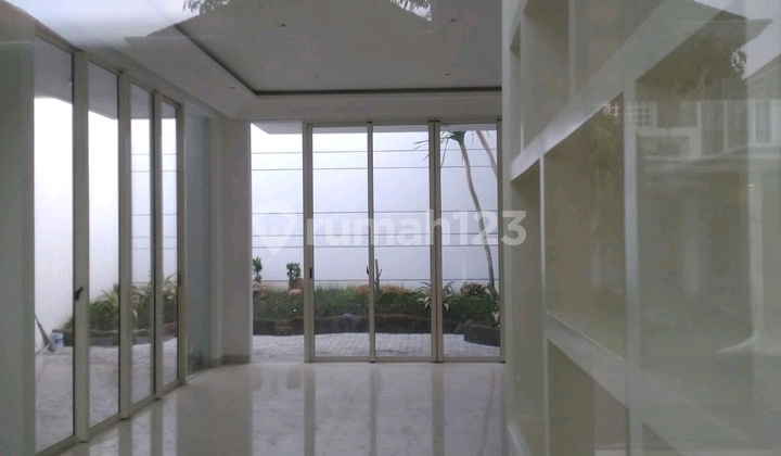 Rent House Pakuwon Indah Lariz Ville Semi Furnished