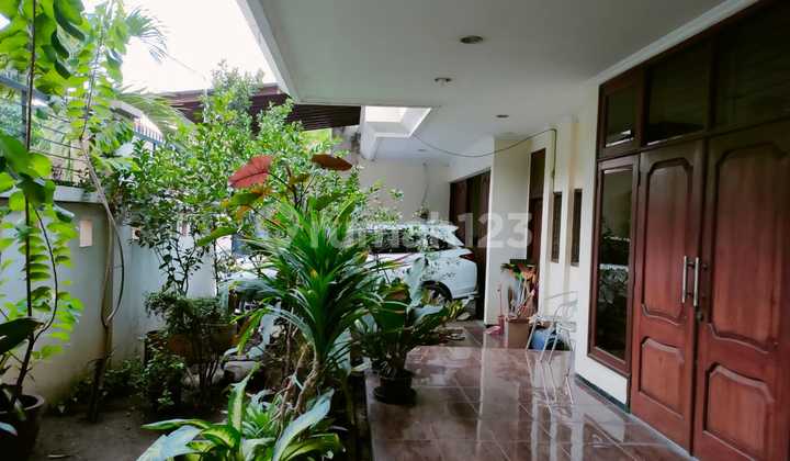 Dukuh Kupang Barat House 2