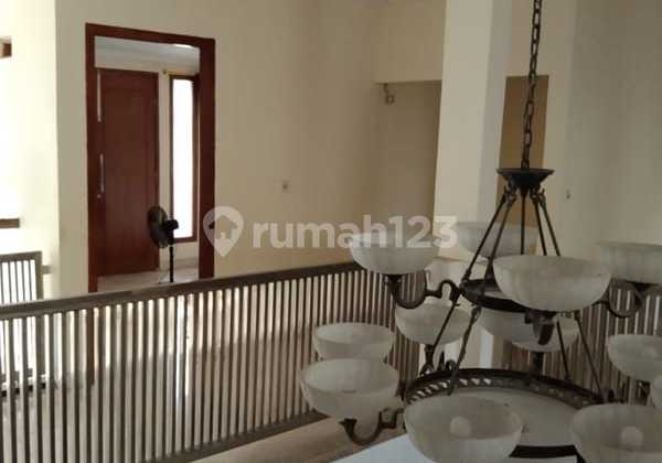 Murah Butuh Cepat Laku Rumah Pakuwon Indah Furnished 2