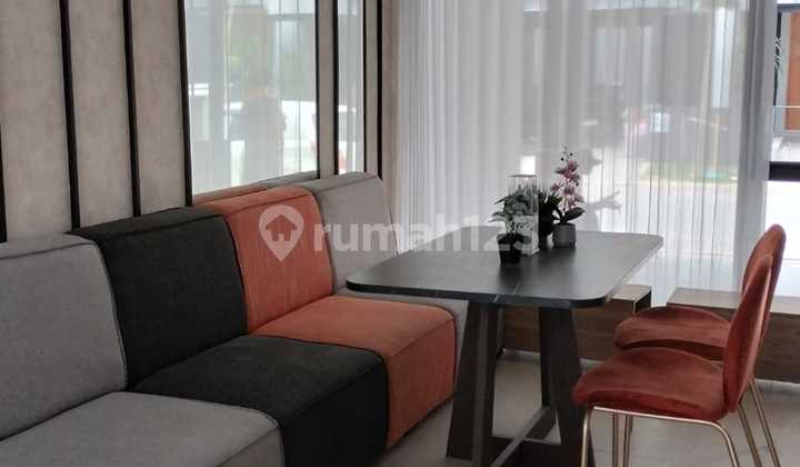 Rumah Baru Northwest Central 3 Lantai Furnish 2