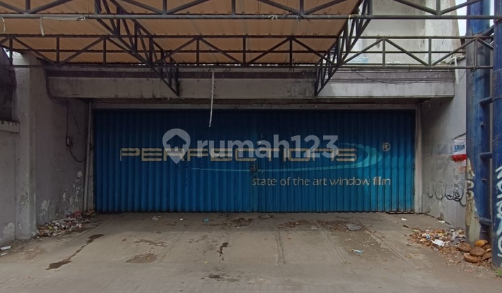 For Sale: Commercial Shop House in Strategic Area on Jalan Ahmad Yani