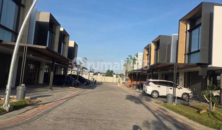 New Fresh 2-Story House 4 Bedrooms Near Citraland Pakuwon New Fresh 2-Story House 4 Bedrooms Near Citraland Pakuwon