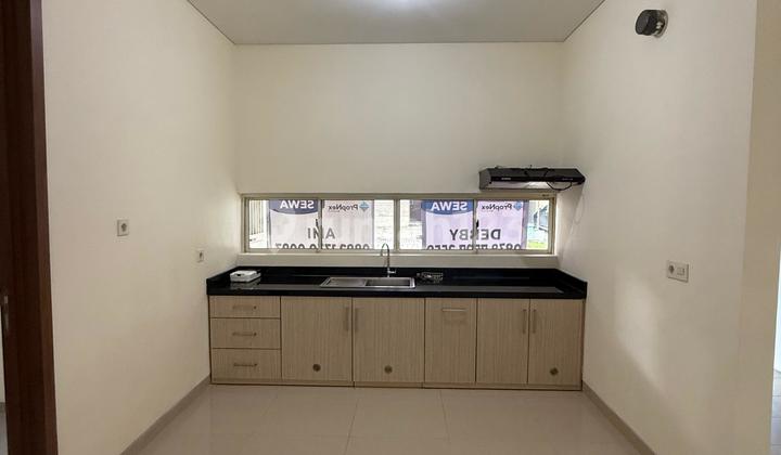 For Rent Ready-to-Occupy House in Graha Natura with Air Conditioning 2