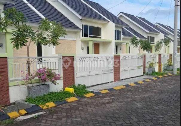 PRIMA GARDEN ESTATE 4
Lokasi Strategis di Sukodono, Sidoarjo

Ready Stoke Siap Huni
Progres Bagun
Pesan Bangun

Rumah 500jtan Type 36/90  6×15Meter
Booking Fee 1 Jt (tdk mengurangi harga, Berlaku max 3hr atau setelah hasil Cek Bi Keluar)
Tanda Jadi 5Jt
Su 3