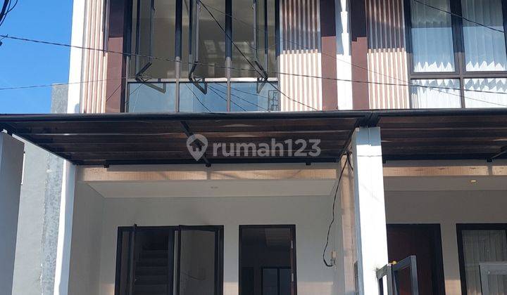 Rumah Minimalis 2 Lantai
Lokasi Gunung Anyar
500M DARI KAMPUS UPN
Surabaya Timur

Luas Tanah 52 m²
Dimensi Tanah 4 X 13
Luas Bangunan 80 m²
Kamar Tidur 1 + 2
Kamar Mandi 1 + 2
Surat SHGB + IMB
Air PDAM
Listrik 1300 Watt
Hadap Timur
Row Jalan 8 meter

Harg 6