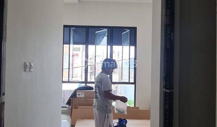 Rumah Minimalis 2 Lantai
Lokasi Gunung Anyar
500M DARI KAMPUS UPN
Surabaya Timur

Luas Tanah 52 m²
Dimensi Tanah 4 X 13
Luas Bangunan 80 m²
Kamar Tidur 1 + 2
Kamar Mandi 1 + 2
Surat SHGB + IMB
Air PDAM
Listrik 1300 Watt
Hadap Timur
Row Jalan 8 meter

Harg 13