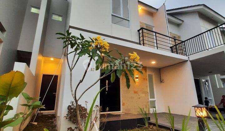 Rumah Nyaman Siap Huni Akses Pinggir Jalan Utama di Beji Depok