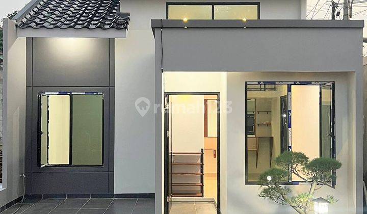 Rumah 1,5 Lantai Nyaman Dekat Stasiun Kereta di Pancoran Mas