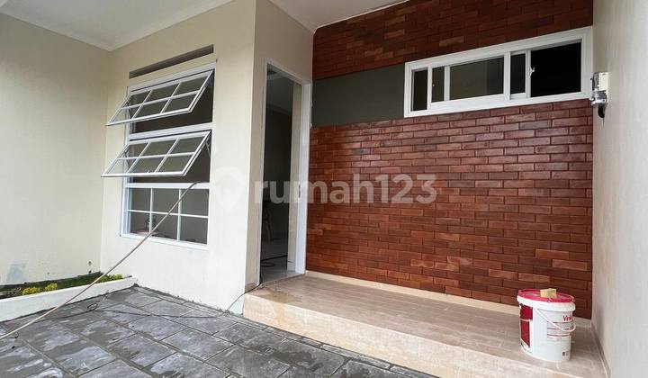 Rumah Mewah Siap Huni 900 Meter Ke Stasiun Kereta di Beji Depok 5