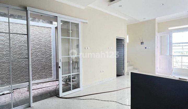 Rumah Mewah Siap Huni 900 Meter Ke Stasiun Kereta di Beji Depok 8