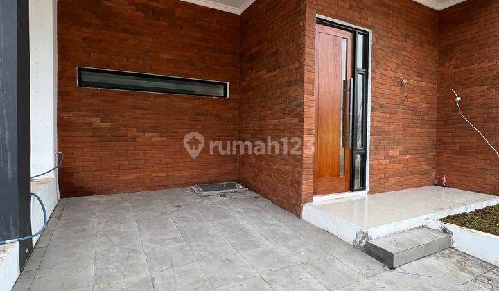 Rumah 2 Lantai Nyaman 5  Menit Ke Stasiun Kereta 4