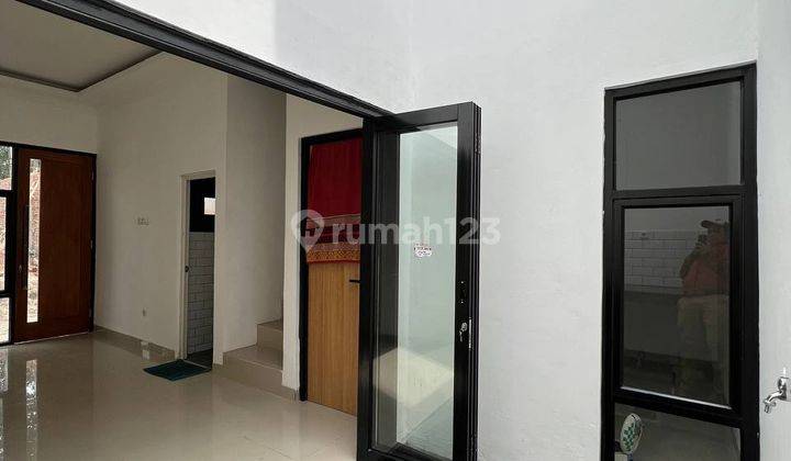 Rumah 2 Lantai Nyaman 5  Menit Ke Stasiun Kereta 8