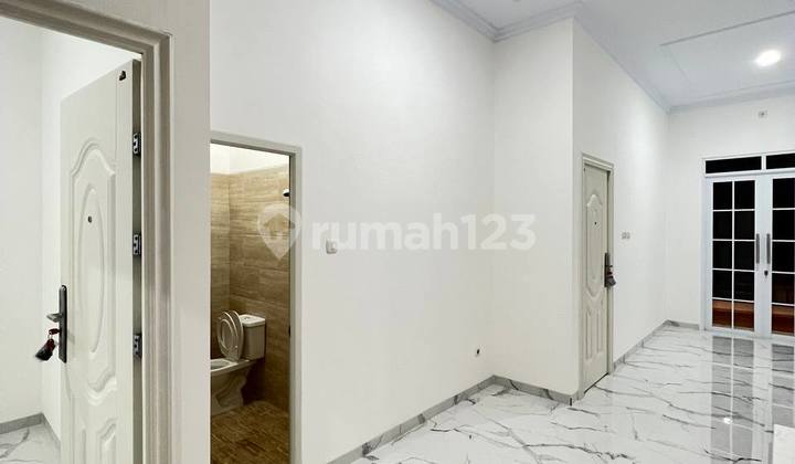 Rumah Mewah 3 Lantai Dalam Komplek Akses Tol Desari di Depok 12