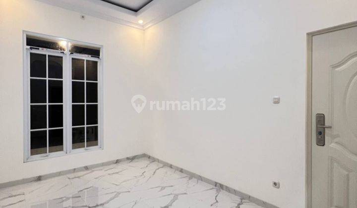 Rumah Mewah 3 Lantai Dalam Komplek Akses Tol Desari di Depok 15