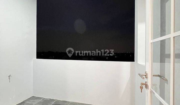 Rumah Mewah 3 Lantai Dalam Komplek Akses Tol Desari di Depok 20