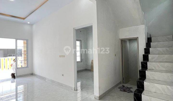 Rumah 2 Lantai Mewah Murah Dekat Pintu Tol 8