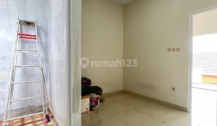 Rumah 2 Lantai Mewah Murah Dekat Pintu Tol 13