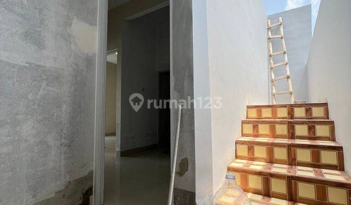 Rumah 2 Lantai Mewah Murah Dekat Pintu Tol 15