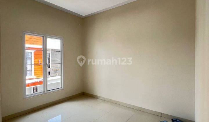 Rumah 2 Lantai Mewah Murah Dekat Pintu Tol 17