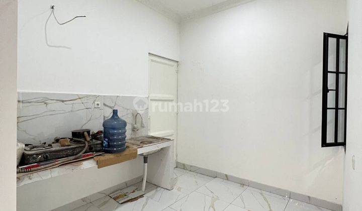 Rumah 3 lantai mewah akses dekat tol krukut desari 6