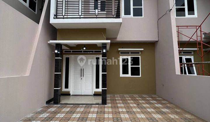 Rumah 2 lantai siap huni 4 kamar tidur dekat tol Depok